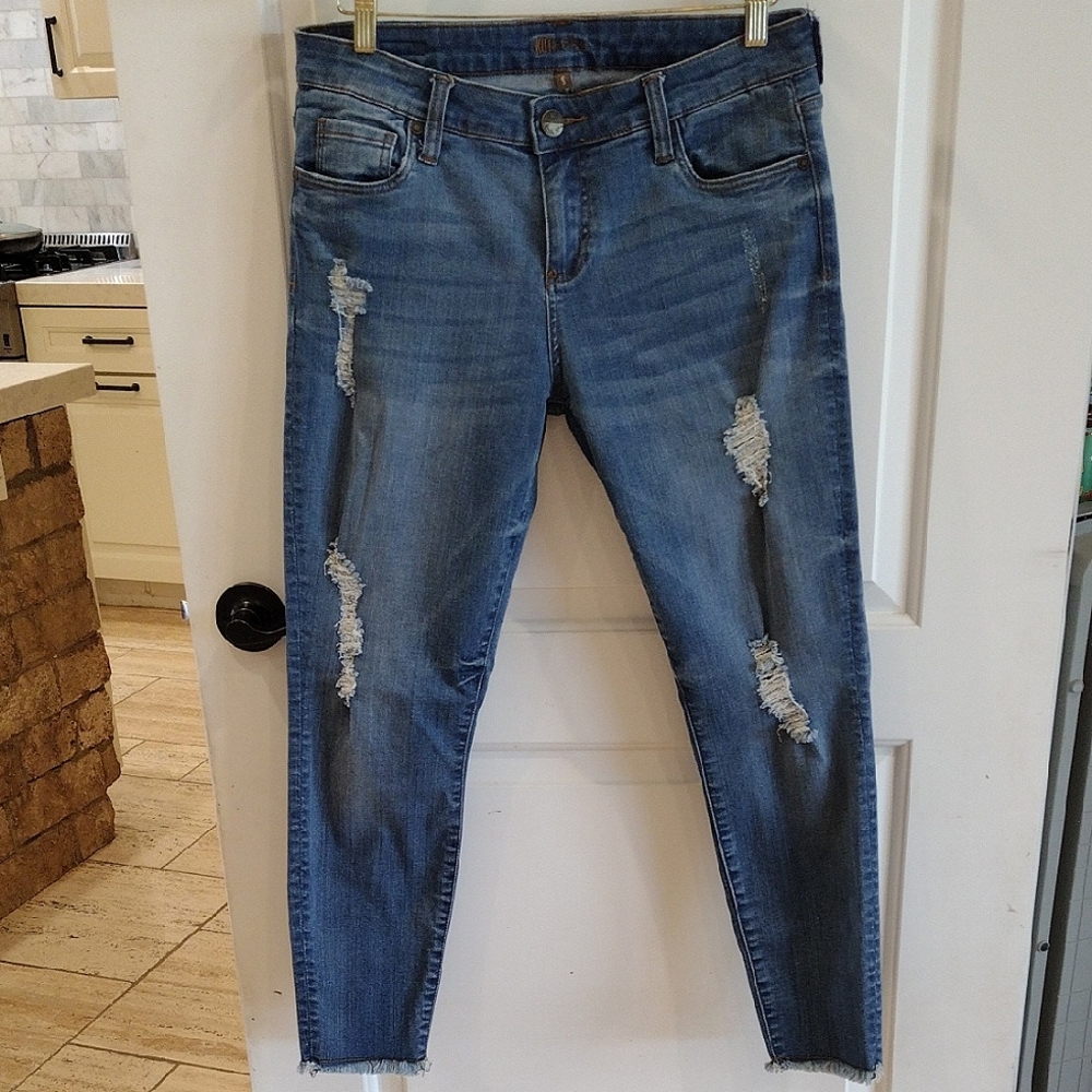 Kut From The Kloth Jeans Size 8 Distressed Medium Wash Midrise Raw Hem Stretchy